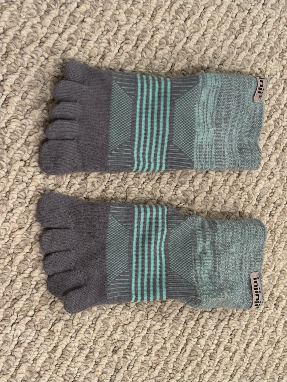 Injinji Midweight Crew Trail Gray Teal Toe Socks Womens Small Athletic Five-Toe